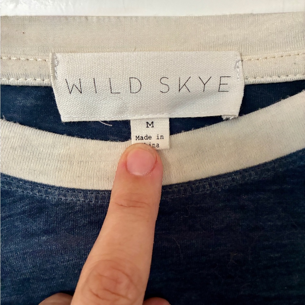 Wild Skye Blue and Cream T-Shirt - Picture 3 of 3